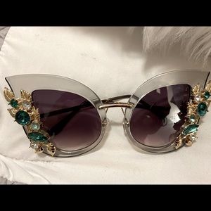 Grey sunglasses with green & gold flower detail